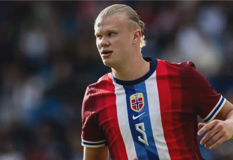 记者：申花队已于昨晚返回上海，迎来5天假期进行休整（申花队昨夜返沪，开启5天假期休整）