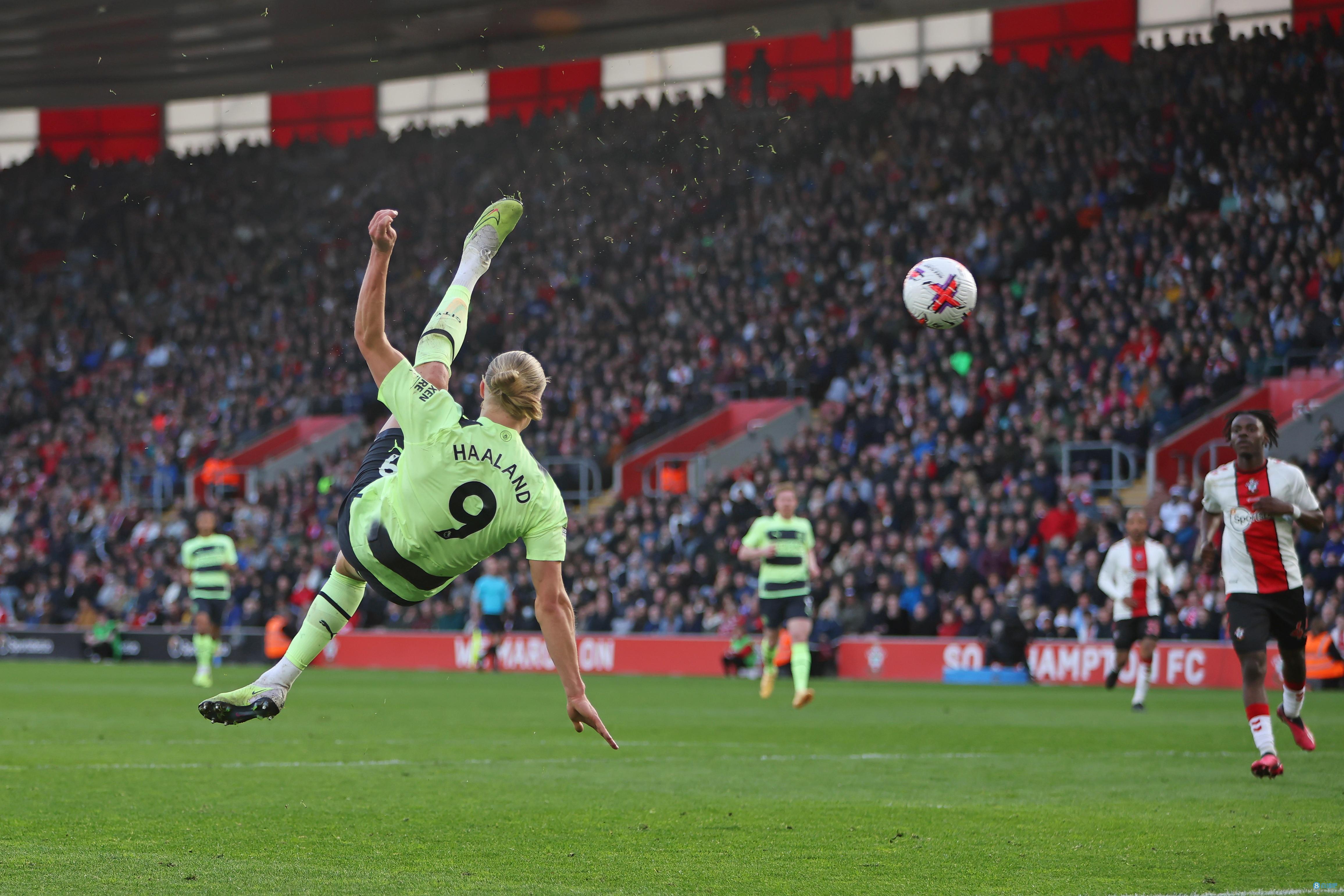 热那亚2-2佛罗伦萨，德赫亚扑点+失误送礼，皮科利破门（热那亚2-2战平佛罗伦萨：德赫亚扑点又失误送礼，皮科利建功）