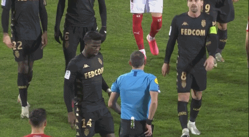 姆巴佩欧冠生涯已5次戴帽，仅次于梅西、C罗和莱万（姆巴佩欧冠第5次上演帽子戏法，历史仅逊梅西、C罗与莱万）