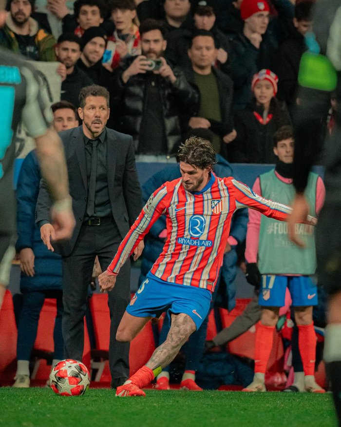 19岁192天，韦德拉奥果成为近71年德国队首秀破门最年轻球员